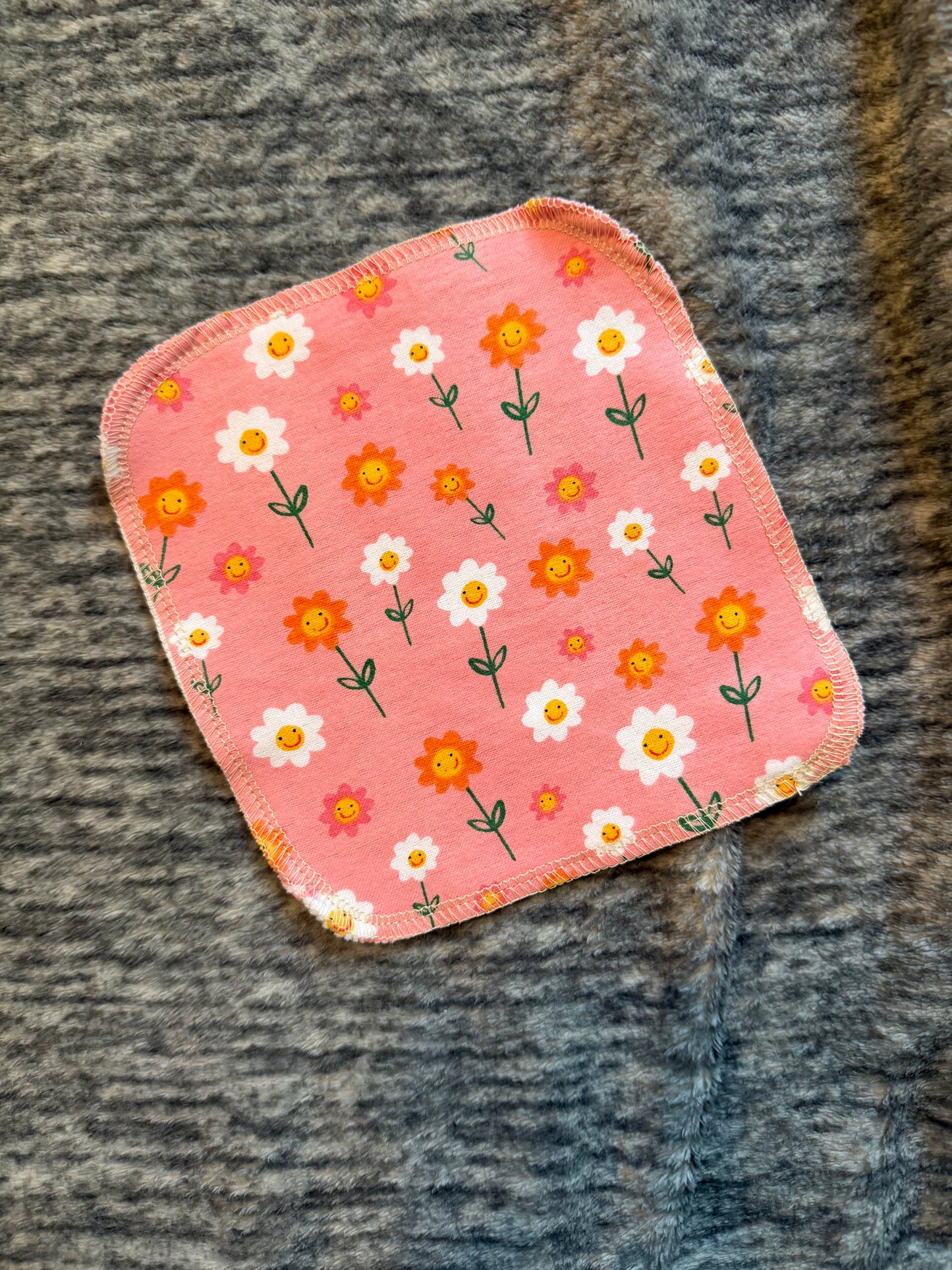 Happy Dasies 2ply flannel cloth wipes