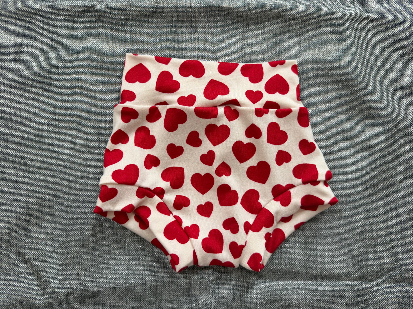 Red Hearts 3-6m bummies