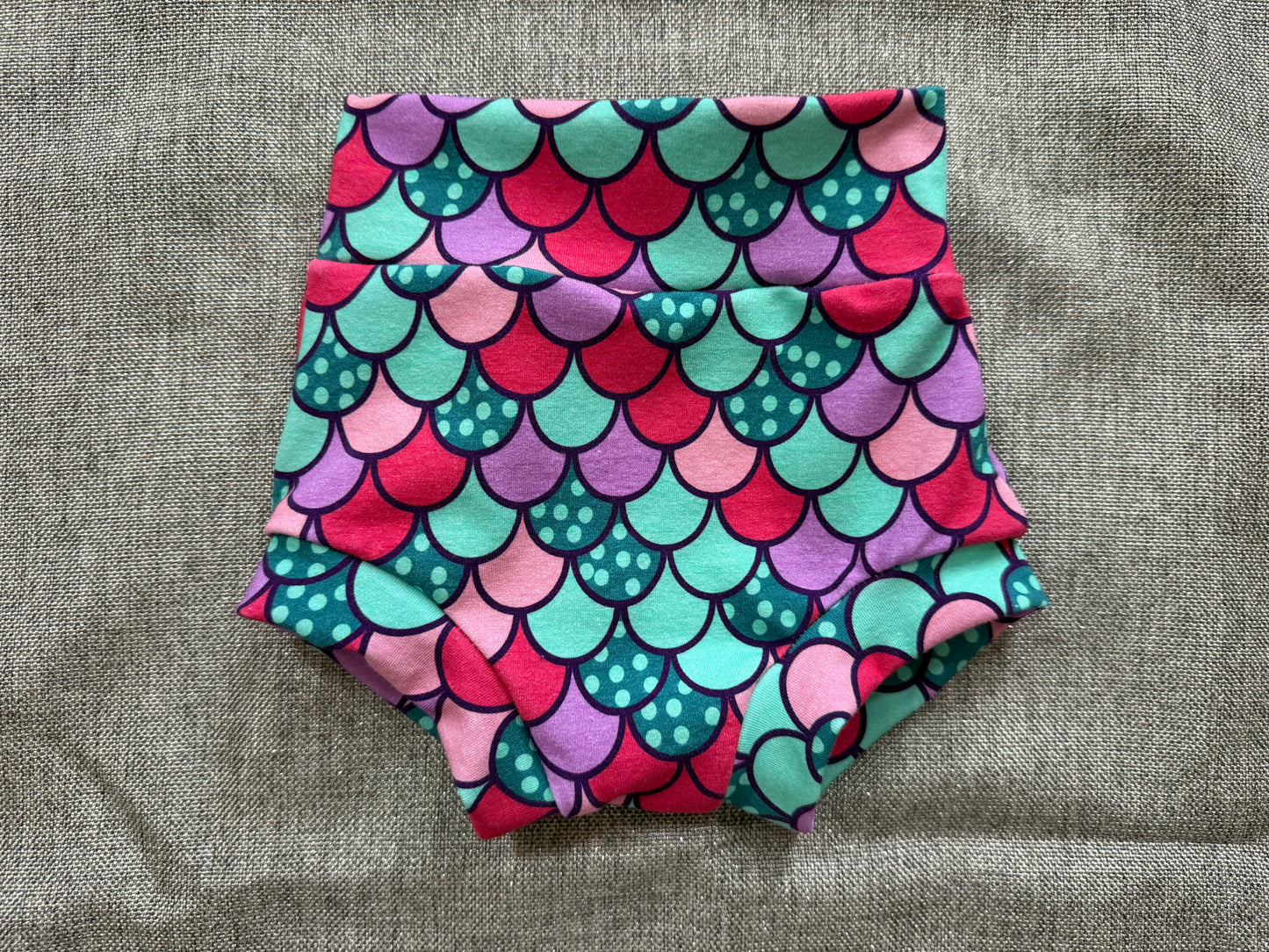 Mermaid Scales 3-6m bummies