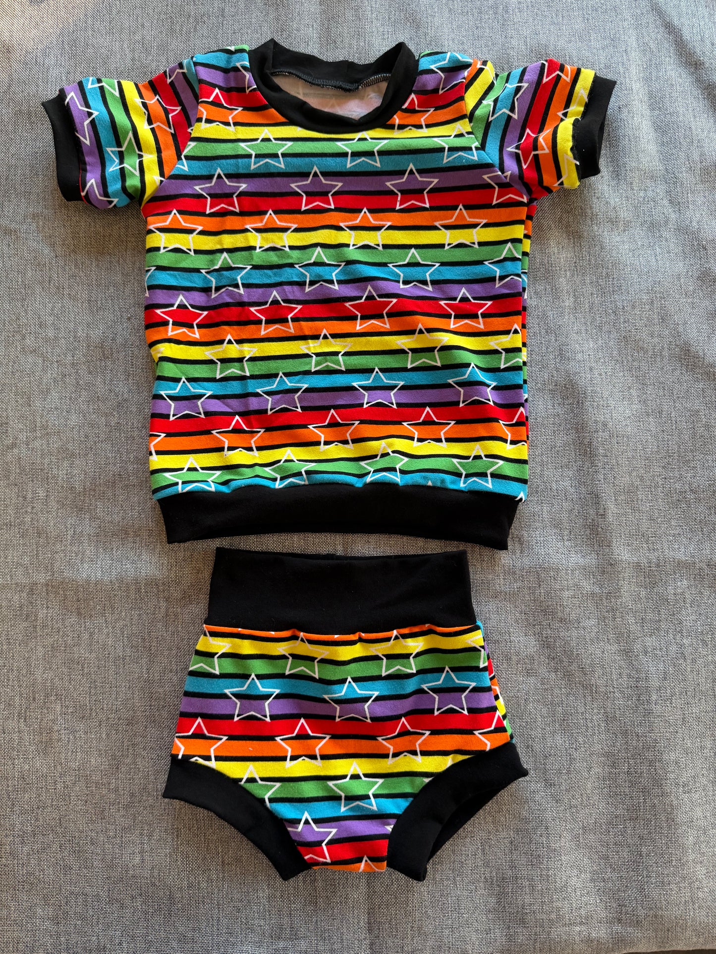 Rainbow Star Stripe 12-18m Tshirt & Bummies Outfit