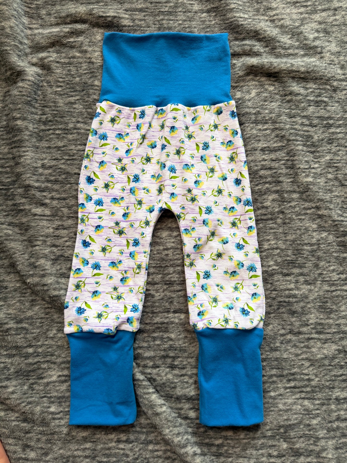 Tiny flowers Miniloones 3-12m grow with me pants