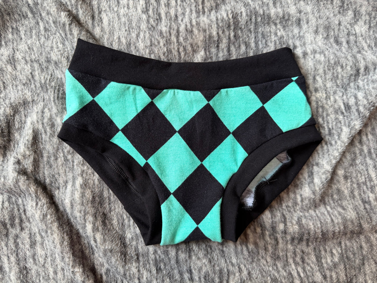 Diamond kids size 6 underwear