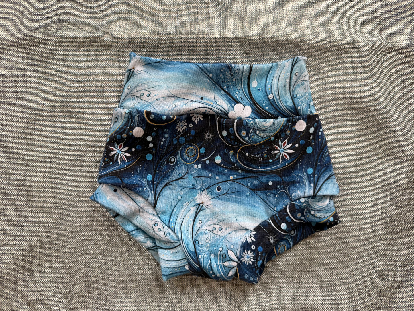 Blue Floral Swirl 3-6m  bummies (bamboo)