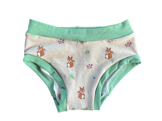 Squirrels kids size 7 underwear
