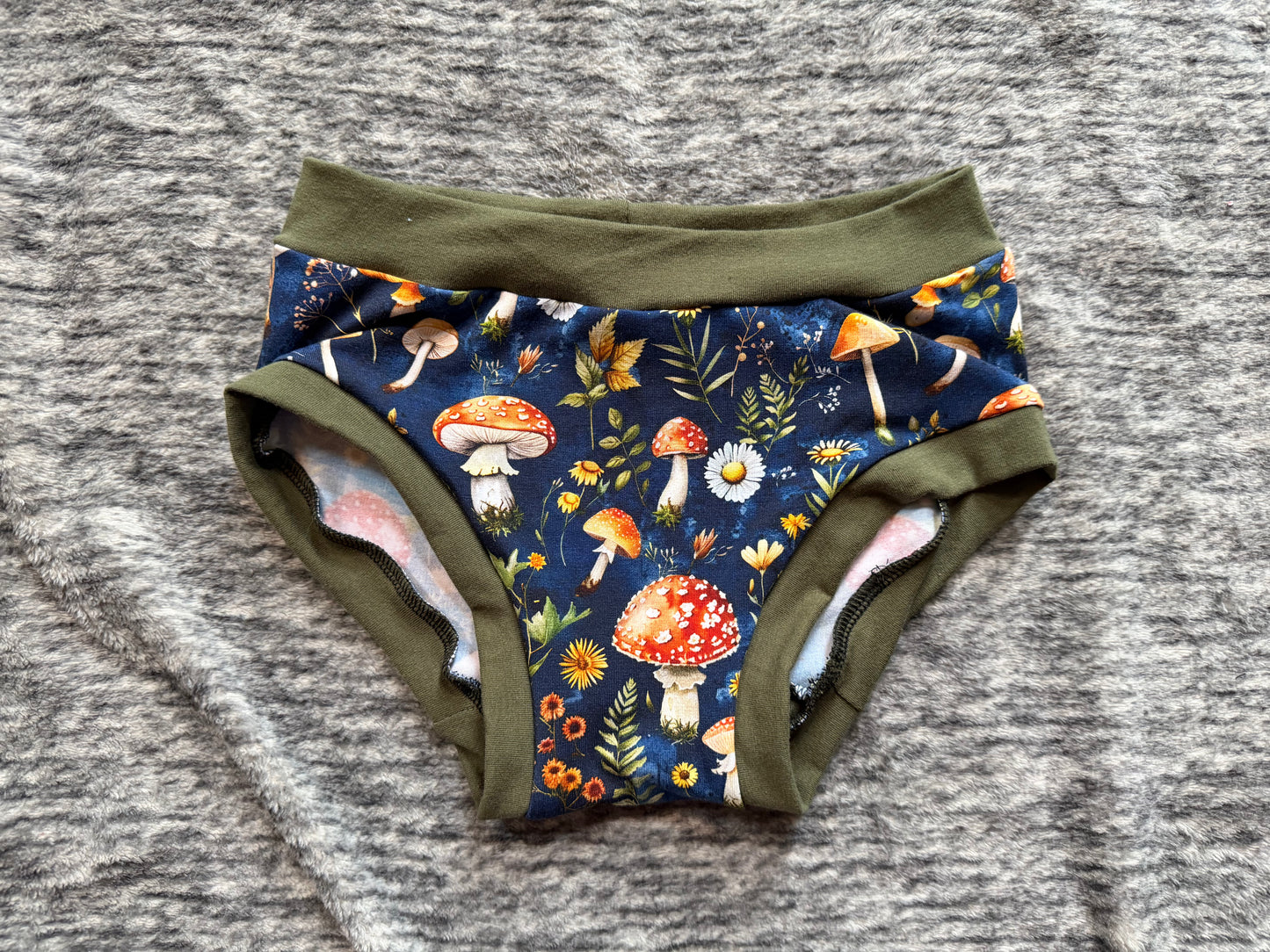 Toadstools 9Y kids Underwear (bamboo)