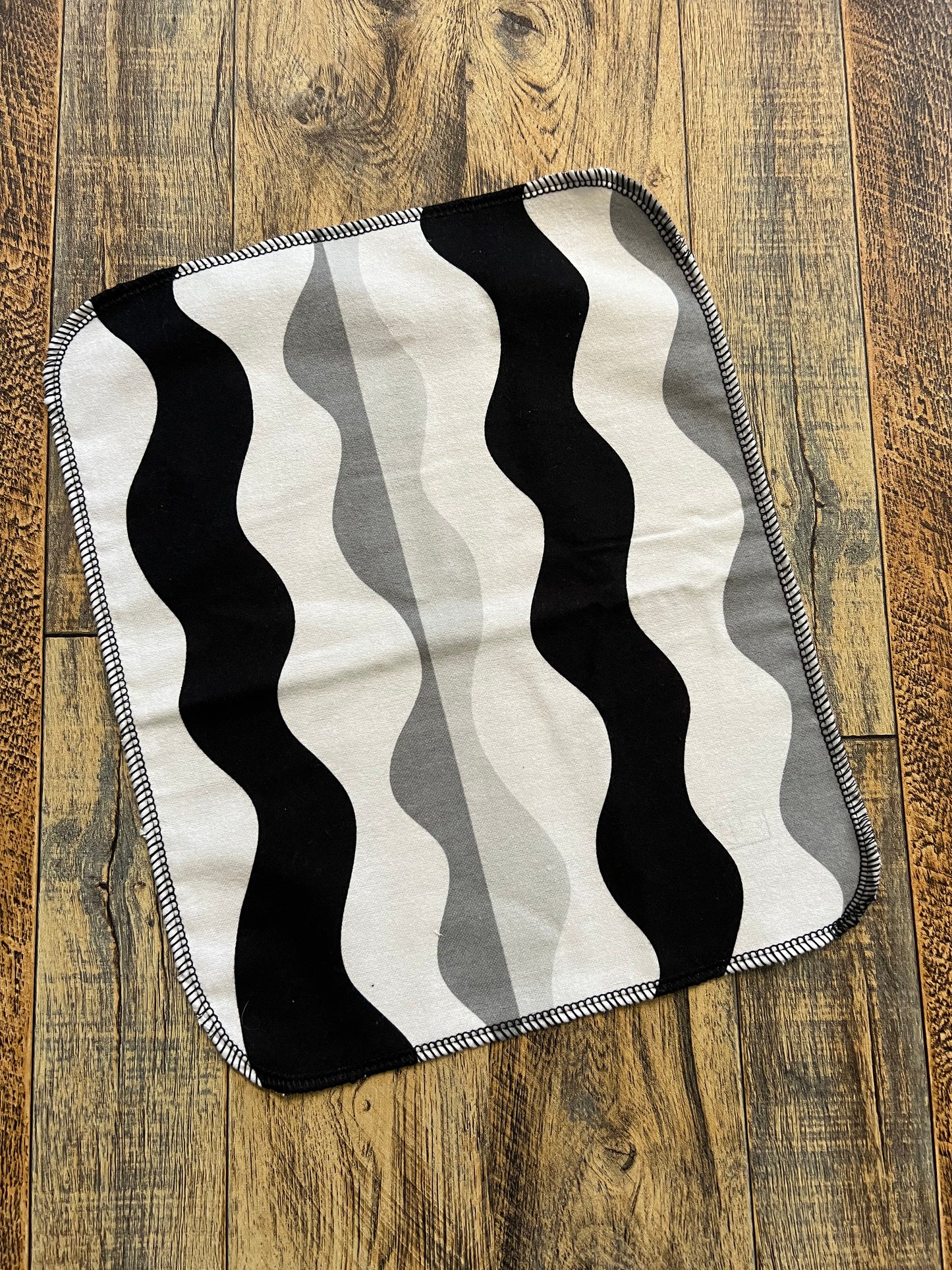 Black & White Waves 1ply reusable paper towels